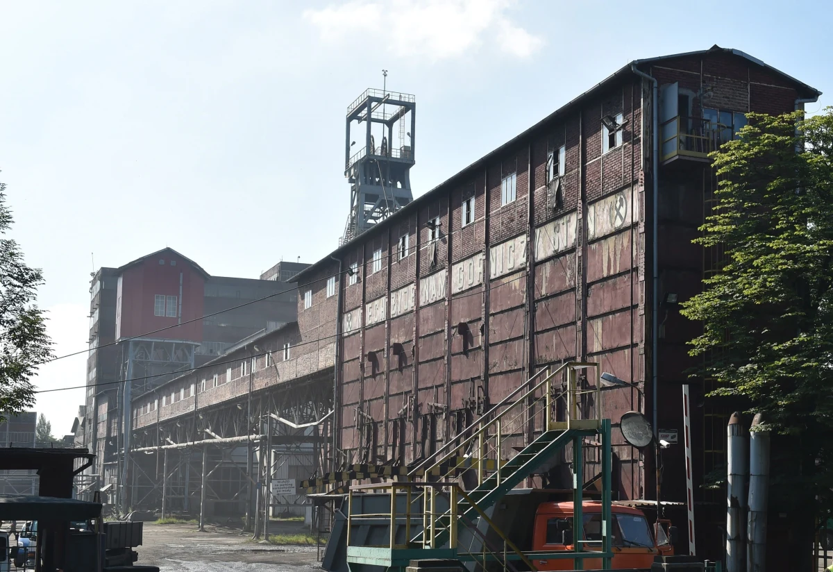 Silny wstrząs odczuli mieszkańcy Bytomia i Rudy Śląskiej. To po wstrząsie w kopalni Bobrek w Bytomiu - dowiedziała się reporterka RMF FM Anna Kropaczek.