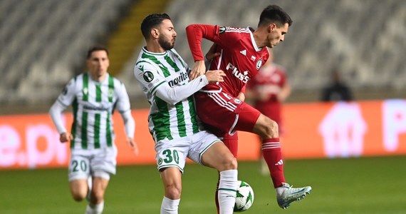 Legia Warszawa wygrała na Cyprze z Omonią Nikozja 3:0 (1:0) w 4. kolejce fazy zasadniczej piłkarskiej Ligi Konferencji. Legioniści są jedną z dwóch - obok Chelsea Londyn - drużyn, które mają komplet zwycięstw.