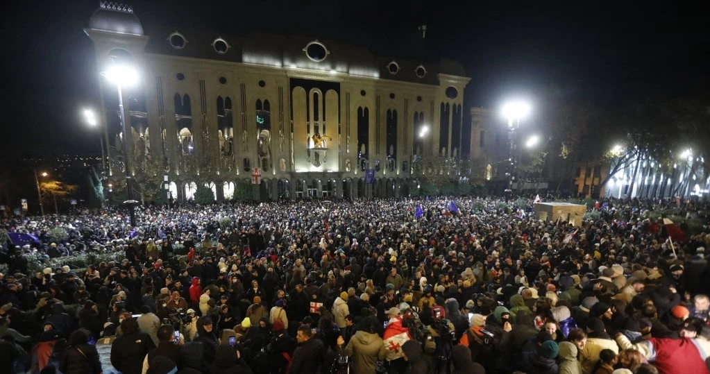 Rozmowy Gruzji z UE zawieszone. Masowe protesty w kraju