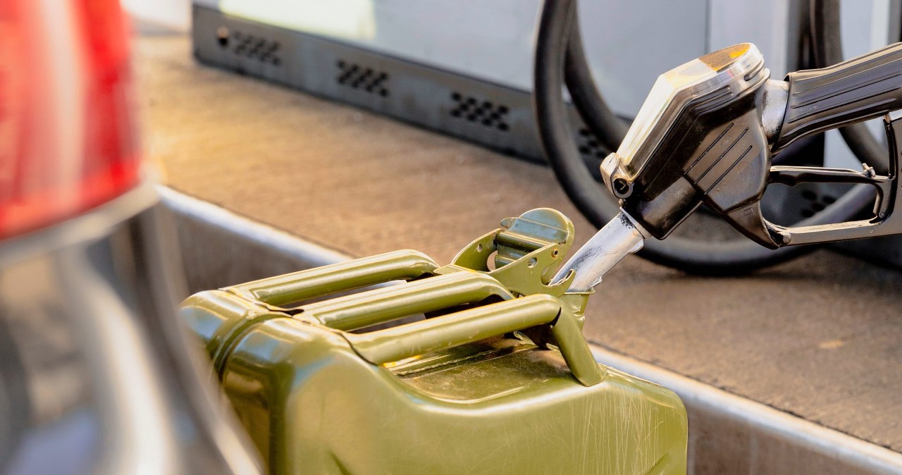 Czy można tankować paliwo na zapas? Lepiej znać zasady, inaczej 5 tys. zł