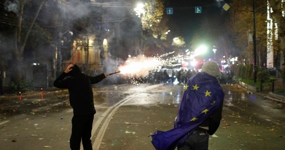 "Jeżeli protesty nie zgromadzą wielkiej liczby ludzi, to z czasem się uciszą; natomiast jeśli ludzi będzie cały czas bardzo dużo, to ta masa w którymś momencie zmusi władze do ustępstw" - powiedział Wojciech Górecki, główny analityk w Zespole Turcji, Kaukazu i Azji Centralnej Ośrodka Studiów Wschodnich, który był gościem Radia RMF24. Badacz odniósł się do aktualnych wydarzeń w Gruzji.