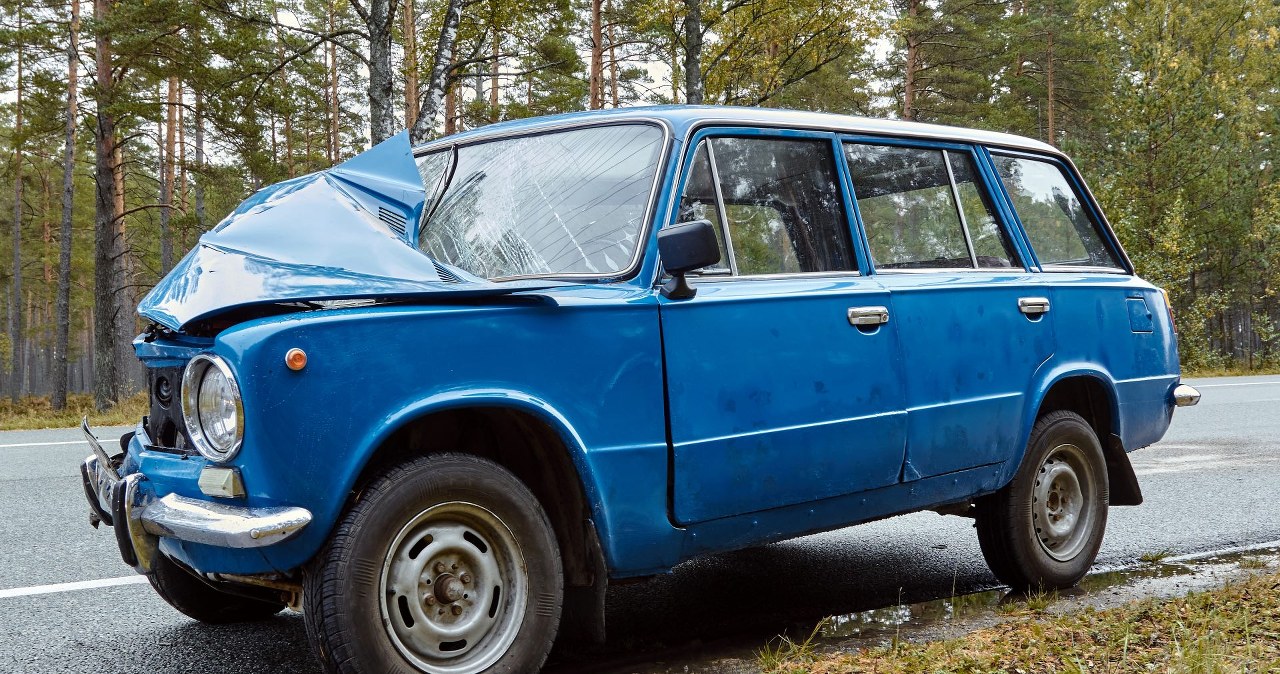 Zagapił się i zmienił pas. Musi oddać 5 mln zł. Długi kierowców bez OC