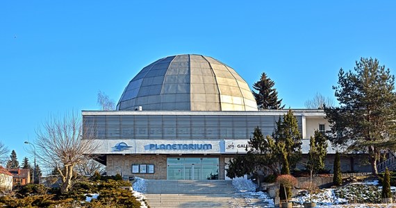 Olsztyńskie planetarium czeka gruntowny remont i przebudowa. Samorząd miasta podpisał umowę na dostawę do planetarium symulatora łazika księżycowego.