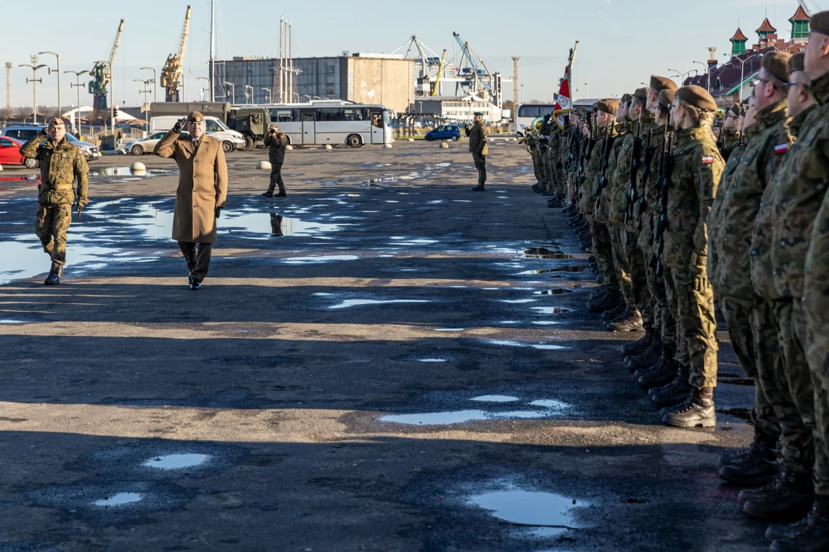 W każdym województwie kraju funkcjonują już brygady obrony terytorialnej - przekazał Polskiej Agencji Prasowej dowódca WOT gen. bryg. Krzysztof Stańczyk. Zaznaczył też, że w ramach istniejących struktur powstanie specjalny komponent ochrony pogranicza.