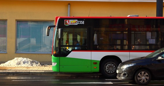 Samorząd Lublina nie umożliwi pasażerom komunikacji miejskiej zakupu biletów czasowych w zielonych kasownikach. To oficjalna odpowiedź ratusza na złożoną w tej sprawie petycję. Urzędnicy uznali, że taki pomysł "nie znajduje uzasadnienia"
