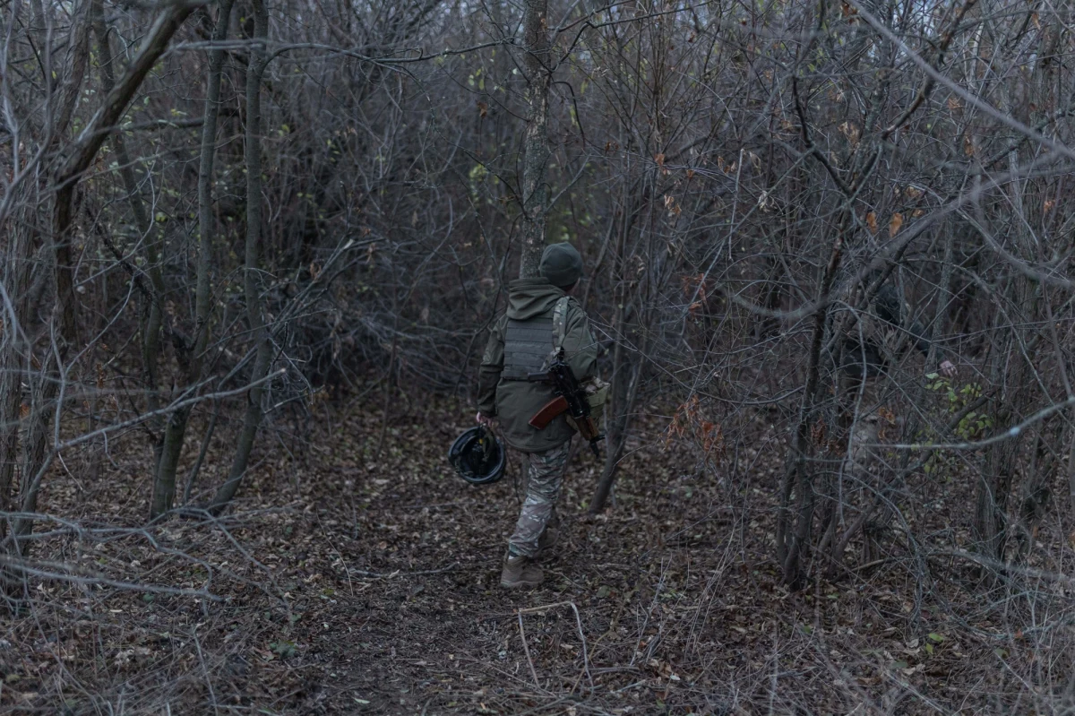 Przez 10 miesięcy 2024 roku zdezerterowało więcej ukraińskich żołnierzy niż w ciągu pierwszych dwóch lat wojny – podał dziennik „Financial Times”. Według źródeł brytyjskiej gazety poborowi uciekają też ze szkoleń za granicą, w tym w Polsce.