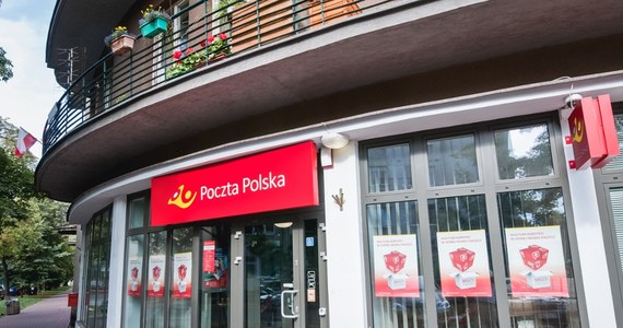 Leki bez recepty, tekstylia, oferta wydawnicza – sprzedaż tych i innych rzeczy jest testowana w wybranych placówkach Poczty Polskiej. Poinformował o tym w rozmowie z Polską Agencją Prasową prezes spółki Sebastian Mikosz, dodając, że w I kwartale 2025 r. możemy spodziewać się nowej strategii Banku Pocztowego, który należy do Grupy Poczty.