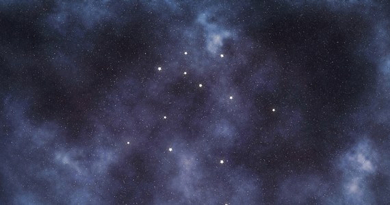 Miłośnicy nocnych obserwacji nieba mogą być zadowoleni. Koniec roku obfituje w interesujące zjawiska astronomiczne. Wśród nich geminidy, czyli bardzo obfity rój meteorów, które pojawią się w okolicach 13-14 grudnia - mówi w rozmowie z Kamilem Puternickim z RMF MAXX Adam Derdzikowski z płońskiego planetarium i obserwatorium astronomicznego.