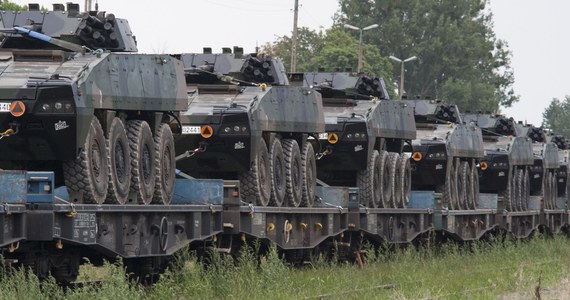 Polska i Holandia chcą zmian w unijnym systemie finansowania produkcji zbrojeniowej. Postulowana przez oba kraje większa elastyczność w zakupach spoza UE miałaby spowodować, że z pieniędzy przeznaczonych na produkcję skorzystałoby więcej firm, także polskich.