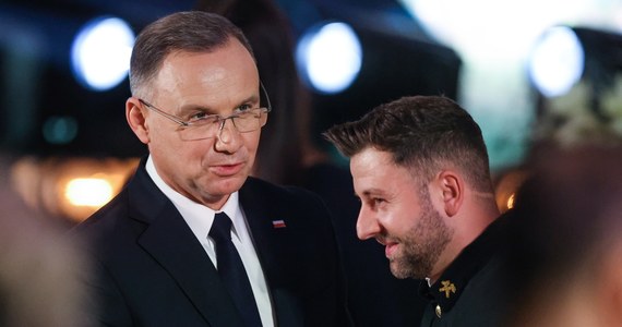 "Górnictwo to wspaniała tradycja, która zbudowała wiele elementów naszej kultury, to element kształtujący polską świadomość" – mówił prezydent Andrzej Duda na obchodach Dnia Świętej Barbary w zabytkowej Kopalni Soli w Wieliczce. Podkreślał też, że transformacja energetyczna musi być sprawiedliwa i korzystna dla ludzi. 