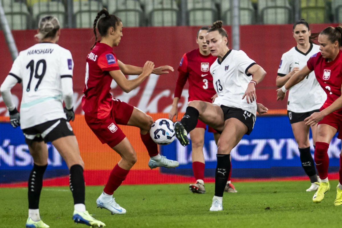 Biało-Czerwone piłkarki powalczą dziś w Wiedniu o historyczny awans do Mistrzostw Europy. W piątek pokonały w Gdańsku Austrię 1:0. Teraz będą bronić skromnej zaliczki w rewanżu. Była bramkarka reprezentacji Anna Szymańska jest przekonana, że zawodniczkom uda się spełnić marzenia. Początek meczu o godz. 18:15.