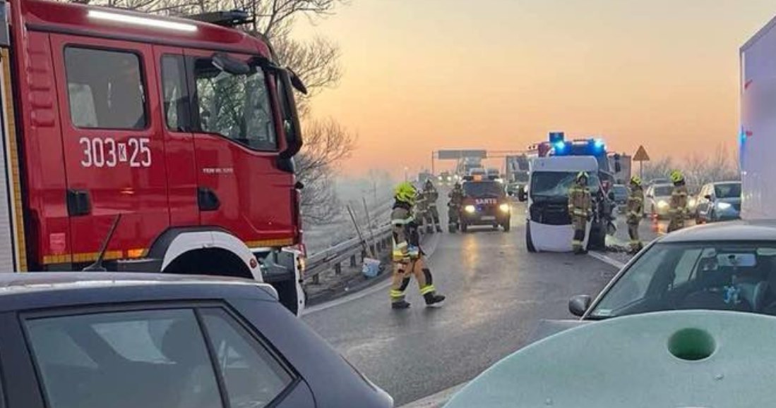  Karambol na autostradzie A4. Zderzyło się osiem samochodów