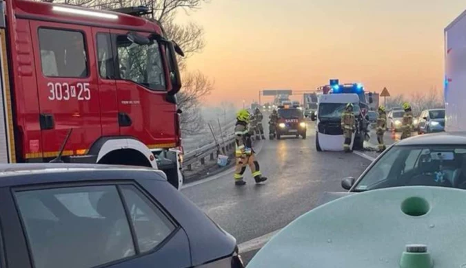 Karambol na autostradzie A4. Zderzyło się osiem samochodów