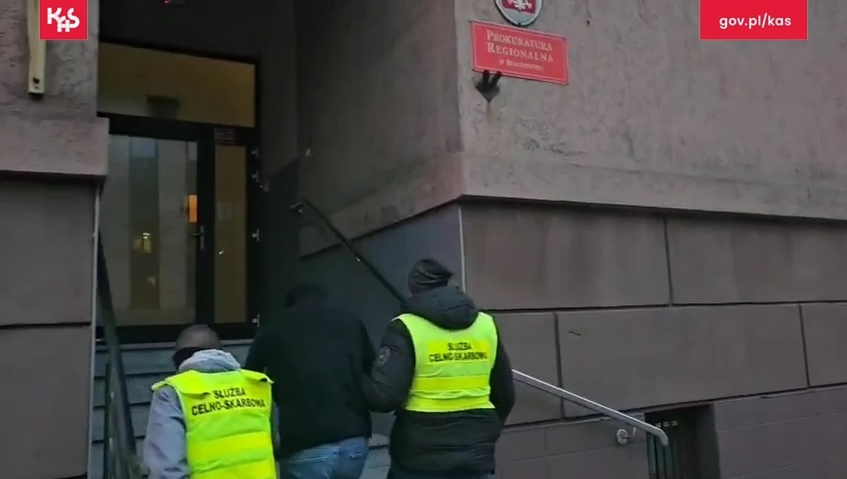 Warmińsko-Mazurska Krajowa Administracja Skarbowa rozbiła zorganizowaną grupę przestępczą, która wyłudzała VAT. W tej sprawie zatrzymano pięć osób. Oszuści wystawili fałszywe faktury na ponad 48 milionów złotych.