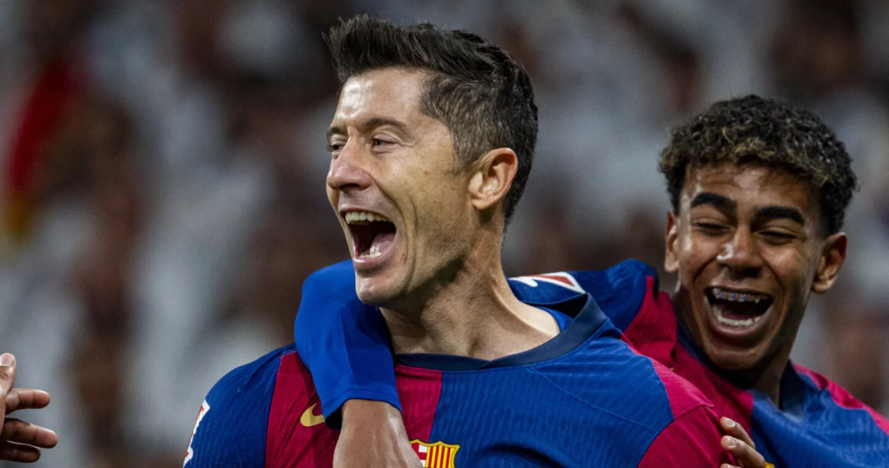 Robert Lewandowski oraz Lamine Yamal podczas meczu FC Barcelona