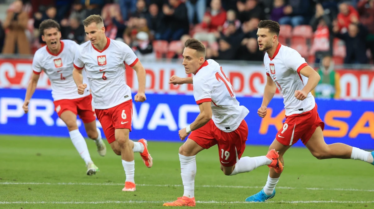 W Bratysławie rozlosowano grupy mistrzostw Europy w piłce nożnej U-21. Turniej odbędzie się w przyszłym roku na Słowacji. Polacy trafili w losowaniu na Portugalię, Francję i Gruzję.