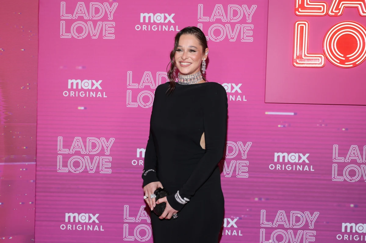 20 grudnia w serwisie MAX premierę będzie miał serial "Lady Love" z Anną Szymańczyk w roli głównej. Dwa odcinki tej produkcji można będzie zobaczyć na specjalnym pokazie w ramach BNP Paribas Warsaw SerialCon. Odbędzie się on już 7 grudnia w Kinotece. 