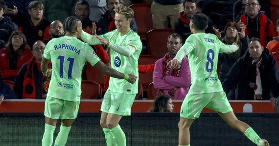 Barcelona wygrała na wyjeździe z Mallorcą 5:1 w rozegranym awansem wyjazdowym meczu 19. kolejki piłkarskiej ekstraklasy Hiszpanii. Robert Lewandowski po raz pierwszy w sezonie przez całe spotkanie był rezerwowym. Szansy gry ponownie nie dostał Wojciech Szczęsny.