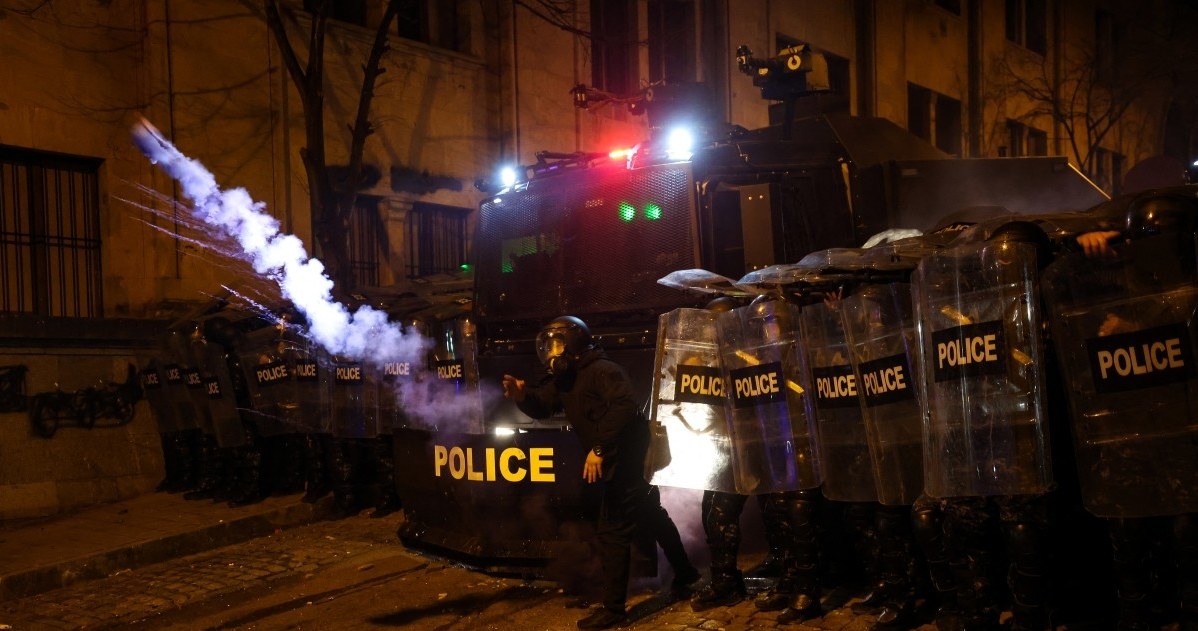  Starcia z policją na ulicach Tbilisi. Rośnie bilans rannych