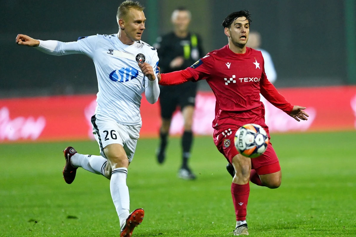 Broniąca trofeum pierwszoligowa Wisła Kraków, choć prowadziła 2:0, uległa po dramatycznej dogrywce Polonii Warszawa 2:3 i odpadła w w 1/8 finału piłkarskiego Pucharu Polski. We wtorek do ćwierćfinału awansowały też Puszcza Niepołomice i Piast Gliwice z ekstraklasy.