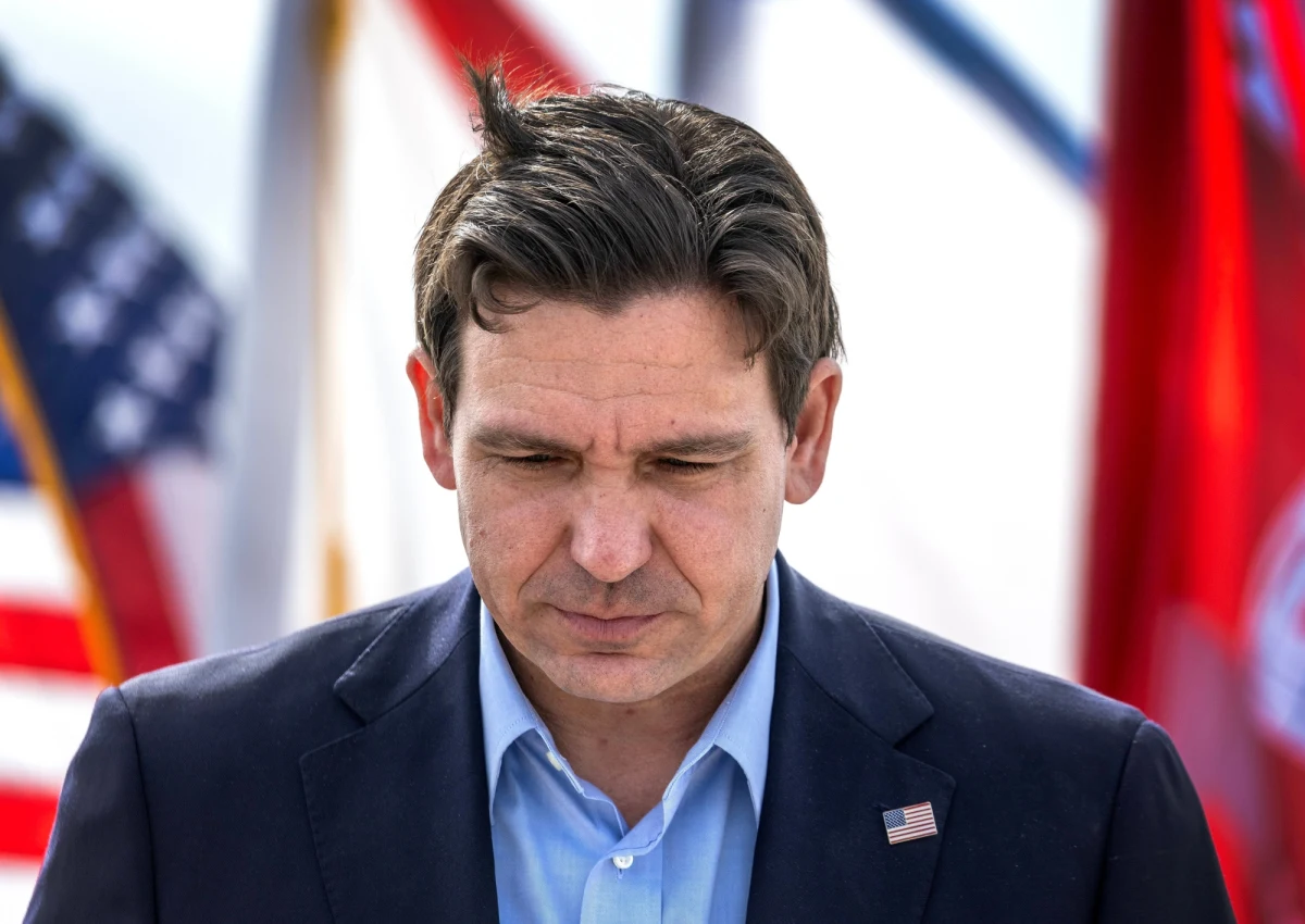 Donald Trump rozważa zastąpienie wybranego przez siebie kandydata na szefa Pentagonu Pete'a Hegsetha byłym rywalem i gubernatorem Ronem DeSantisem - twierdzi "Wall Street Journal". Część republikanów w Senacie wyraża sceptycyzm wobec prezentera telewizji Fox News w związku z ujawnionymi wybrykami z przeszłości.