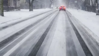 Nowy alert w sześciu powiatach. Zagrożenie na drogach i chodnikach