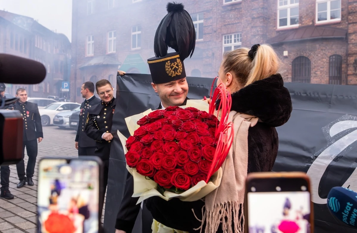 Barbórka to tradycyjne górnicze święto. Okazuje się, że można celebrować ten dzień w wyjątkowy sposób - np. prosząc o rękę. 