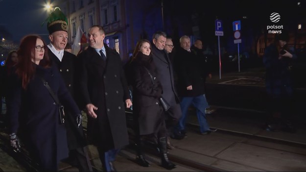 Prekampanię prezydencką zdominował dziś temat górnictwa i Śląska. Z okazji Barbórki Karol Nawrocki w towarzystwie górniczej orkiestry przekonywał mieszkańców Mysłowic, że jako prezydent zadba o ich interesy. O dobro górników bić się zamierza też Rafał Trzaskowski, choć obie strony postrzegają je zdecydowanie inaczej. Materiał dla "Wydarzeń" przygotowała Ewelina Niemirka.