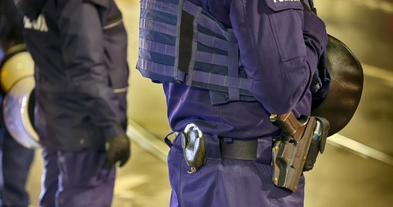 Policjanci z Katowic pracowali nad sprawą grupy oszustów działających od siedmiu lat w całej Europie. Dzięki współpracy z Komendą Główną Policji i organami ścigania wielu krajów szef grupy wpadł w Wielkiej Brytanii. W ostatnich dniach trafił do kraju, gdzie odpowie za oszukanie przynajmniej 231 osób na kwotę ponad 12,5 mln zł.