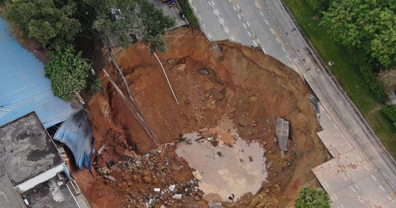  Ziemia zapadła się nagle. Szukają kilkunastu osób