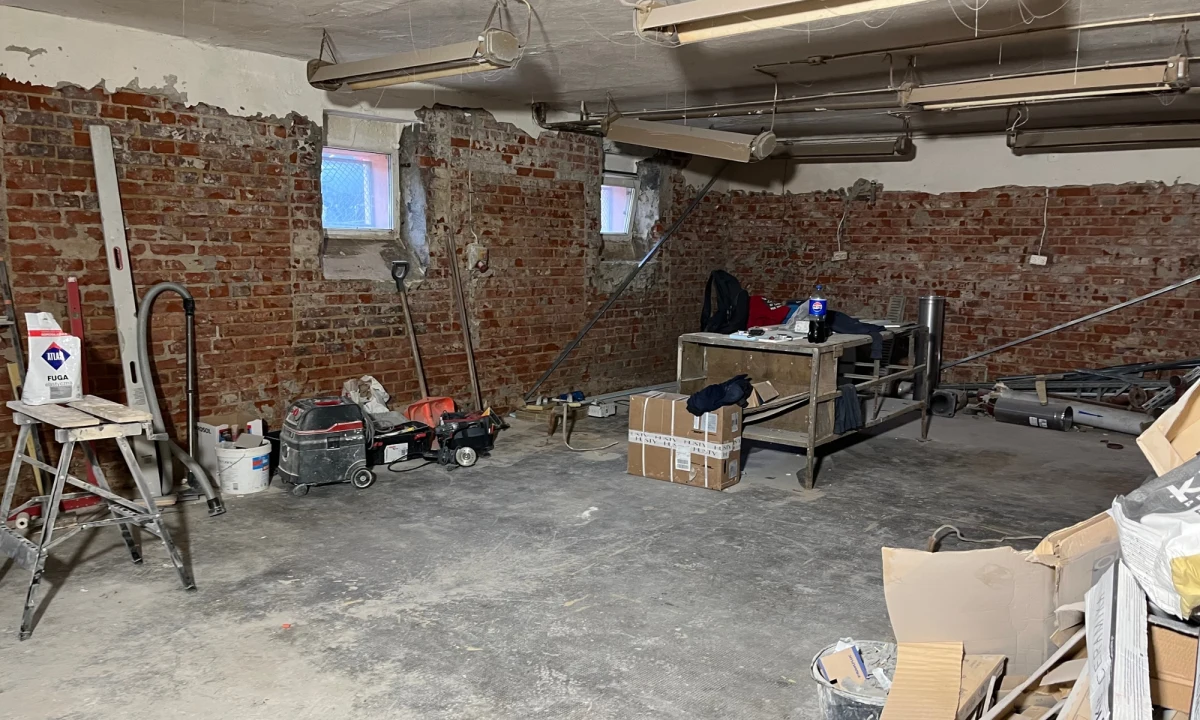 Powodzianie z Lewina Brzeskiego i Nysy na Opolszczyźnie postanowili połączyć siły i złożyć pozew zbiorowy przeciw Wodom Polskim, domagając się odszkodowań za poniesione straty. W ich opinii to właśnie ta instytucja doprowadziła do tragedii na tych terenach, popełniając kardynalny błąd.