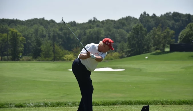 Tajemnicze obiekty latające w pobliżu pola golfowego Trumpa. FBI reaguje