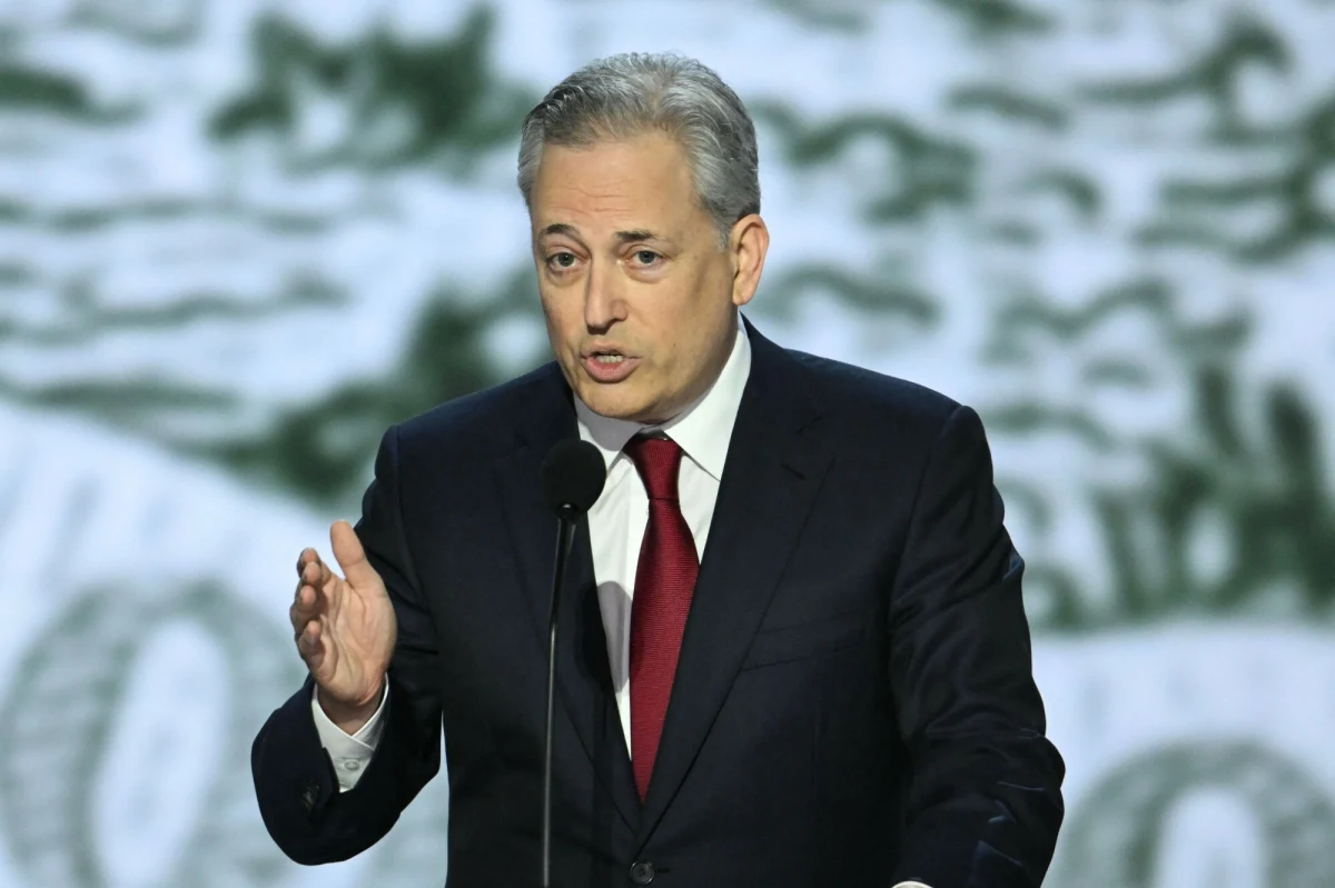 ​Amerykański prezydent elekt Donald Trump przekazał, że mianuje byłego dyrektora operacyjnego firmy PayPal na urzędnika ds. sztucznej inteligencji i kryptowalut. Zajmie się tym David Sacks. Stanowi to kolejny krok w kierunku gruntownej przebudowy polityki USA - zauważa Reuters.