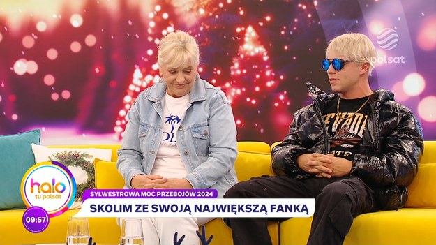 Dziś w studio "halo tu polsat" gościliśmy Skolima, czyli Konrada Skolimowskiego. Muzyk i wokalista przyszedł do nas z babcią. Pani Grażyna bawiła się w ubiegłym roku na Sylwestrowej Mocy Przebojów z Polsatem i jeśli wszystko pójdzie zgodnie z planem, w tym roku również pojawi się na sylwestrowej imprezie w Toruniu. Tymczasem jej wnuczek zdradził, jakie przeboje szykuje na koncert i zaprosił wszystkich do wspólnej zabawy. Zdradził też, czy ma swoich faworytów w programie "Disco Star", którego jest jurorem.