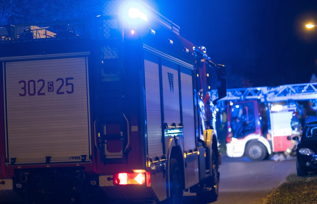 Jedna osoba zginęła, a kolejna została ranna w pożarze bloku w Łabiszynie w woj. kujawsko-pomorskim. Ewakuowano 28 osób. Część mieszkańców wróciła już do swoich domów.