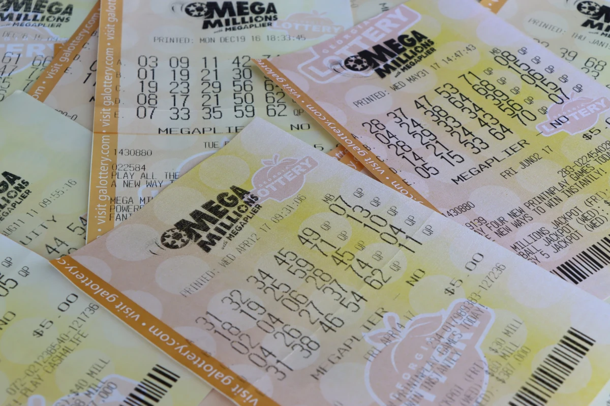 Osoba, która kupiła w grudniu 2023 roku zwycięski los na loterii Mega Millions w kalifornijskim mieście Encino, ma czas tylko do soboty na odebranie nagrody w wysokości 195,5 mln dolarów. Wówczas wygasa termin zgłoszenia się po wygraną.
