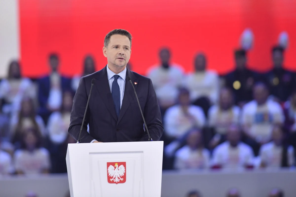 "Są trzy rzeczy, które Polki i Polacy mi za każdym razem przypominają: gospodarka, bezpieczeństwo i równość, o tym będzie ta kampania" - powiedział Rafał Trzaskowski podczas konwencji Koalicji Obywatelskiej w Gliwicach. Kandydat KO na prezydenta stwierdził, że "dzisiaj potrzebna jest silna złotówka, dzisiaj potrzebny jest niezależny prezes NBP i sensowna polityka". Prezydent Warszawy wezwał prezesa NBP Adama Glapińskiego do obniżenia stóp procentowych.