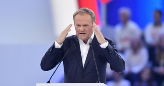 Panie Marszałku, jeśli nazywa Pan Rafała Trzaskowskiego "kandydatem pół Polski", to jak nazwać kandydata z trzykrotnie mniejszym poparciem - zapytał premier Donald Tusk, odnosząc się do słów Szymona Hołowni wygłoszonych podczas konwencji w Gdańsku.