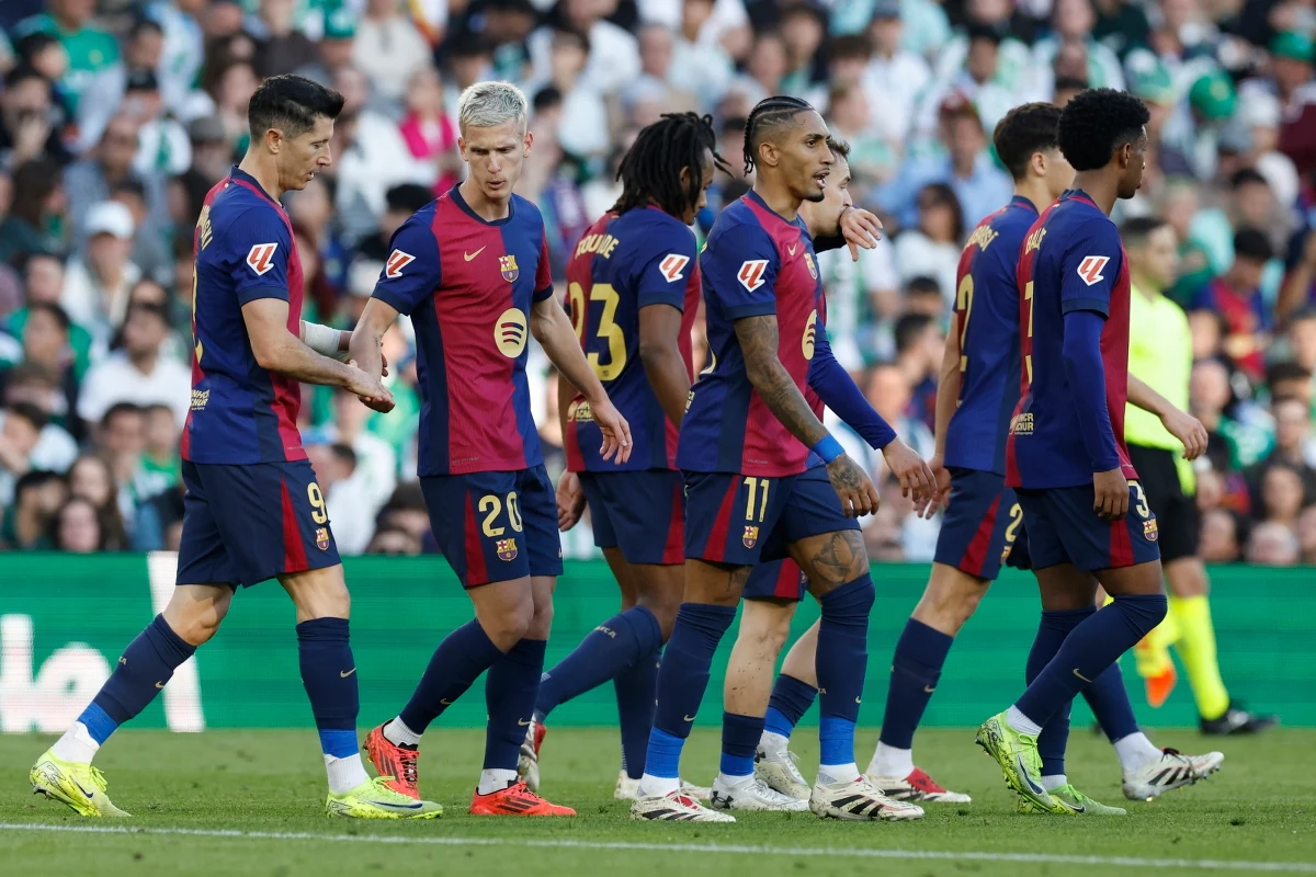 Robert Lewandowski zapisał na swoim koncie 16. bramkę w sezonie ligi hiszpańskiej, ale FC Barcelona nie cieszyła się z wygranej. Wyjazdowy remis 2:2 z Betisem Sewilla z ławki rezerwowych oglądał Wojciech Szczęsny.