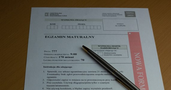 Trzeci dzień matur próbnych organizowanych przez Centralną Komisję Egzaminacyjną. Przyszłoroczni abiturienci dziś mierzyli się z egzaminem z języka polskiego. Arkusz matury próbnej CKE z polskiego znajdziecie poniżej. 