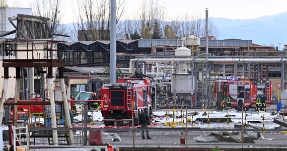 Wybuch zbiornika z gazem na terenie włoskiego koncernu gazowo-energetycznego ENI w Calenzano koło Florencji. Co najmniej cztery osoby zginęły, a 26 zostało rannych. Jedna osoba jest jeszcze zaginiona. 