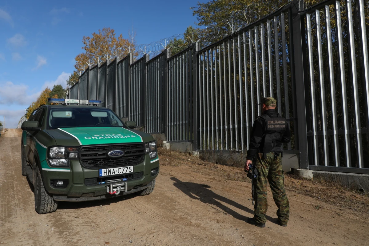 O kolejne 90 dni przedłużono obowiązywanie strefy buforowej przy granicy polsko-białoruskiej. Rozporządzenie w tej sprawie ukazało się w poniedziałek w Dzienniku Ustaw.