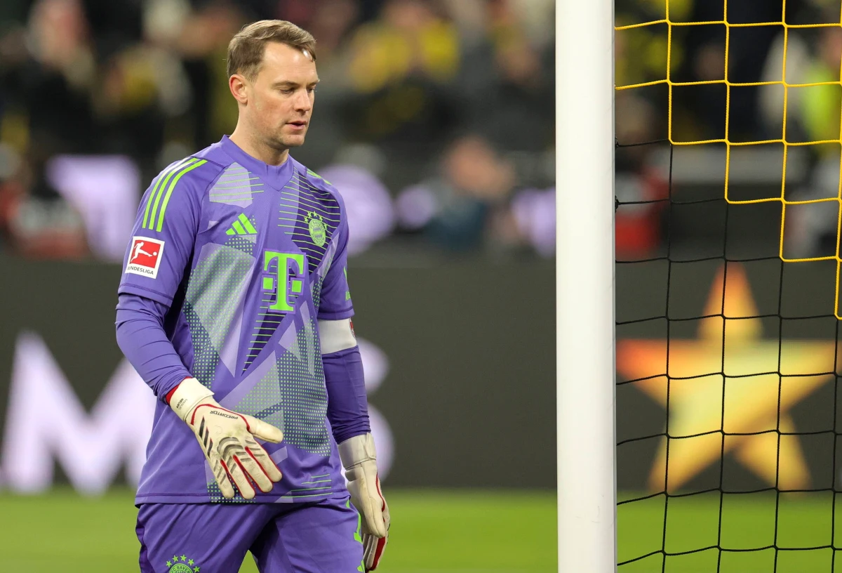 Bramkarz Bayernu Monachium Manuel Neuer będzie pauzować co najmniej do końca roku ze względu na złamane żebro - poinformował trener Bawarczyków Vincent Kompany na konferencji prasowej przed meczem Ligi Mistrzów z Szachtarem Donieck.