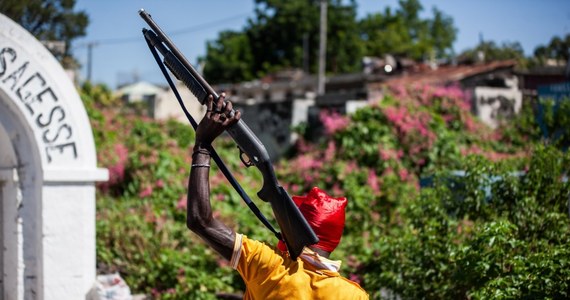 Około 180 osób zostało podczas ubiegłego weekendu zamordowanych w Port-au-Prince, stolicy Haiti – ogłosiły władze. Według niezależnych źródeł lider jednego z gangów zlecił masakrę seniorów, bo podejrzewał, że któryś z nich zabił jego syna przy pomocy czarów.