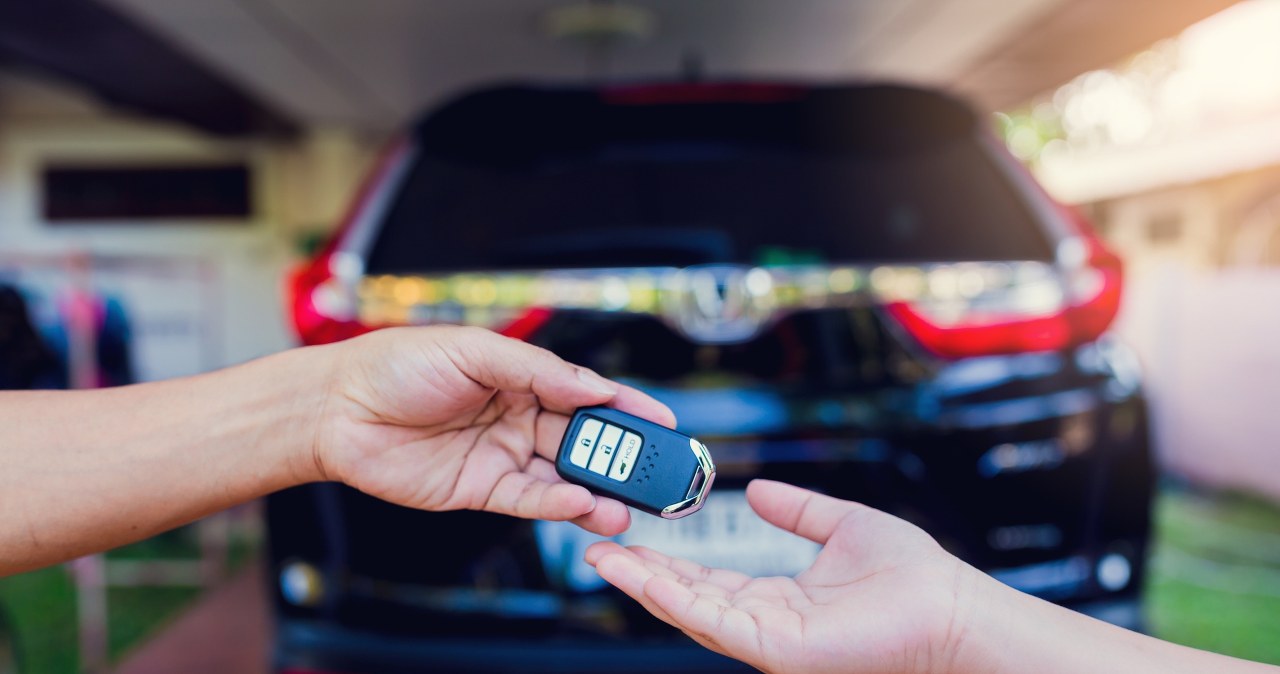 Pochwalił się samochodem na Facebooku. Do skarbówki zgłosił go „znajomy”