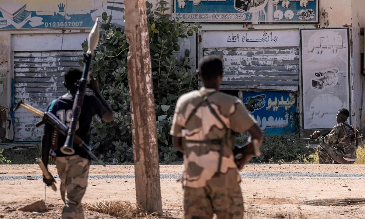 Ponad 100 osób zginęło, a kilkaset zostało rannych w nalocie wojskowym na targ w mieście Kabkabija w stanie Darfur Północny na zachodzie Sudanu – podała agencja AFP. Nie wiadomo, kto przeprowadził atak. W Sudanie trwa konflikt zbrojny między siłami rządowymi a paramilitarną organizacją RSF.