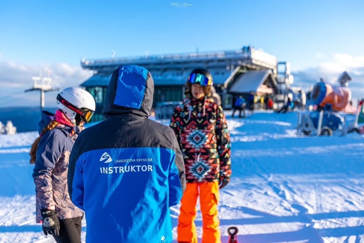 14 i 15 grudnia w krynickim ośrodku Grupy PKL na Jaworzynie odbędzie się uroczyste rozpoczęcie sezonu narciarskiego 2024/2025 w Małopolsce. Miłośnicy sportów zimowych poszusują w ten weekend na trasach nr 3, 6, 7 oraz żółwik – czynna będzie trasa pod gondolą ze szczytu Jaworzyny Krynickiej do stacji dolnej i strefy après-ski. W ramach otwarcia sezonu zarówno na stoku jak i na nowym tarasie przy stacji dolnej i strefie après-ski zaplanowano atrakcje serwowane przez Małopolskę i ośrodek narciarski Grupy PKL Jaworzyna Krynicka.