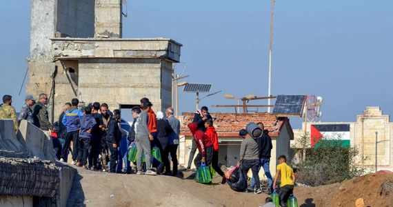 Komisja Europejska nie spodziewa się obecnie nowej fali migracji z Syrii po upadku reżimu Baszara al Asada. „Informacje, które posiadamy, nie wskazują na to, że nastąpi obecnie masowa migracja do Europy” - powiedział brukselskiej korespondentce RMF FM Katarzynie Szymańskiej-Borginon rzecznik KE Stefan de Keersmaecker. 