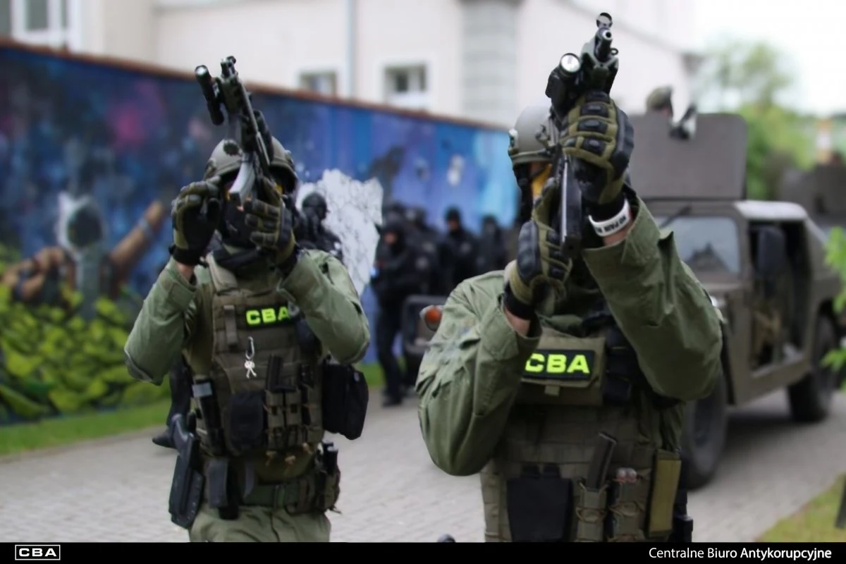 Rada Ministrów, na wniosek ministra spraw wewnętrznych i administracji Tomasza Siemoniaka, przyjęła projekt ustawy o koordynacji działań antykorupcyjnych oraz likwidacji Centralnego Biura Antykorupcyjnego - poinformowała kancelaria premiera.