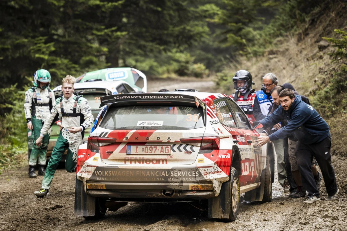 Jak kończyć rok, to tylko tak jak Mikołaj Marczyk i Szymon Gospodarczyk. Kierowca rajdowy i pilot wygrali 62. Rajd Barbórka, a zaraz potem byli najszybsi w Kryterium Asów na ulicy Karowej w Warszawie. Jak będzie wyglądał kolejny rok duetu? Miko Marczyka zapytał o to Cezary Dziwiszek z redakcji sportowej RMF FM.